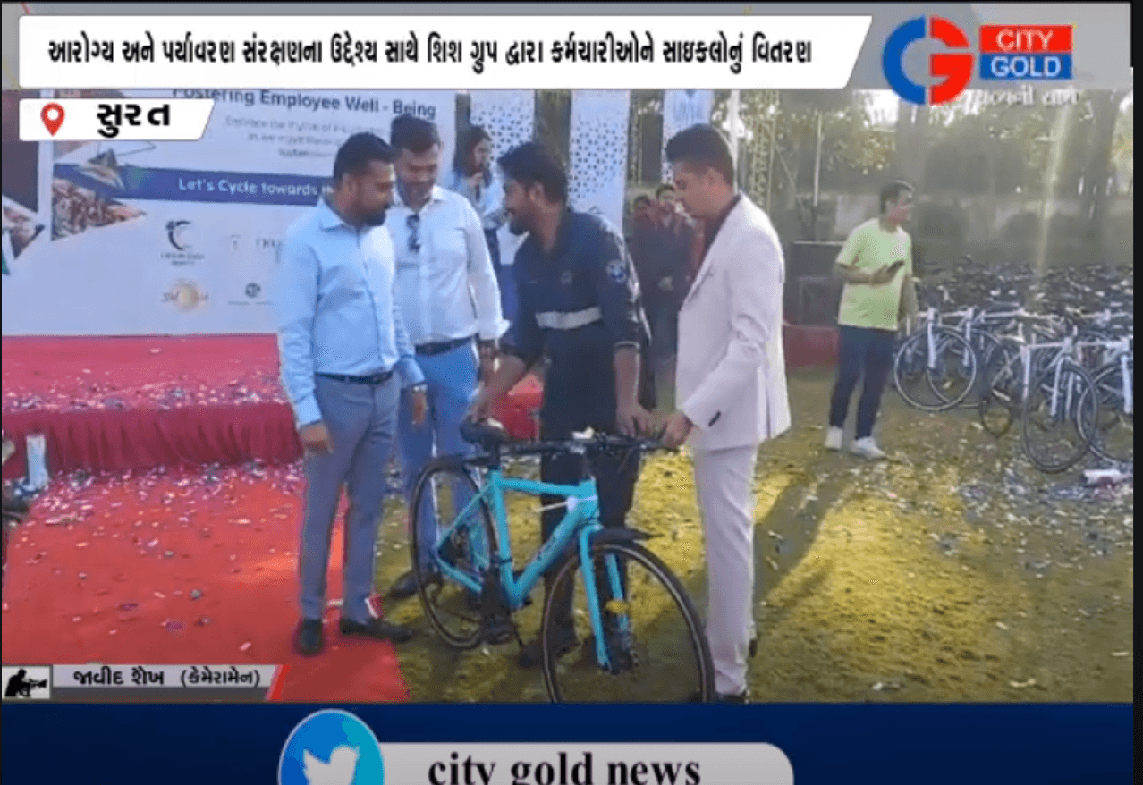 Distribution of bicycles to employees by Shish Group with the objective of health and environment protection